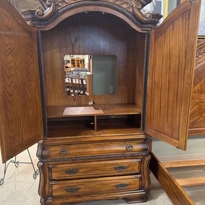 Michael Amini Armoire (AMK)