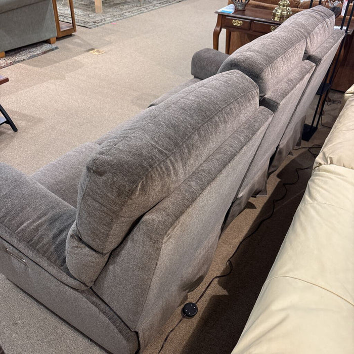 Grey Fabric Bassett Powered Sofa(LBMK)