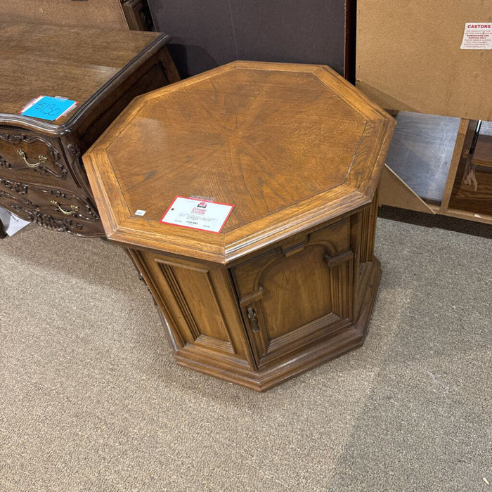 Octagonal DW End Table(AT)