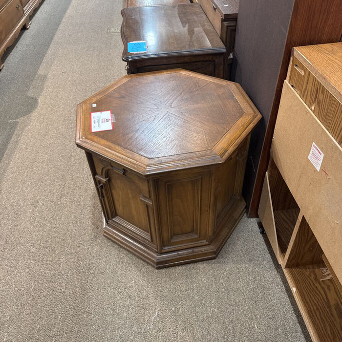 Octagonal DW End Table(AT)