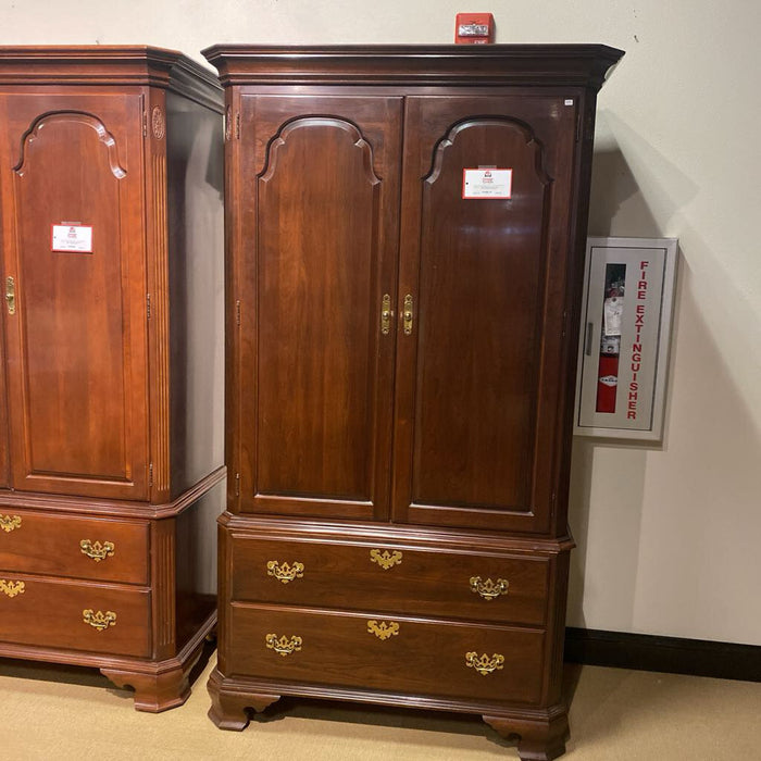 DW Ethan Allen Armoire/Wardrobe(LSH)