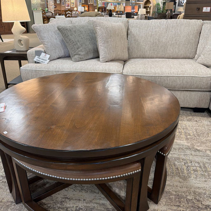 DW Round Coffee Table + 4 Stools (ATH)