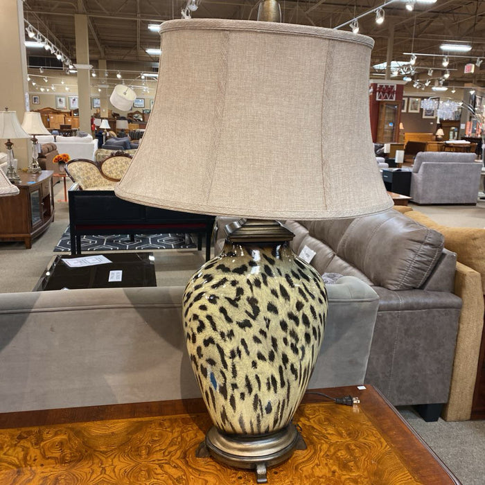 UTTERMOST Animal Print Lamp (KL)