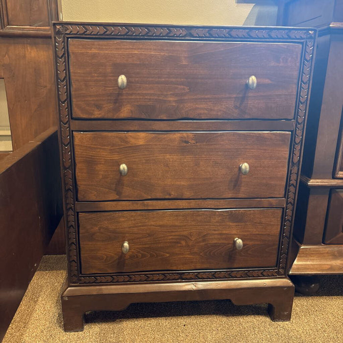 DW 3 Drawer Nightstand (BAI)