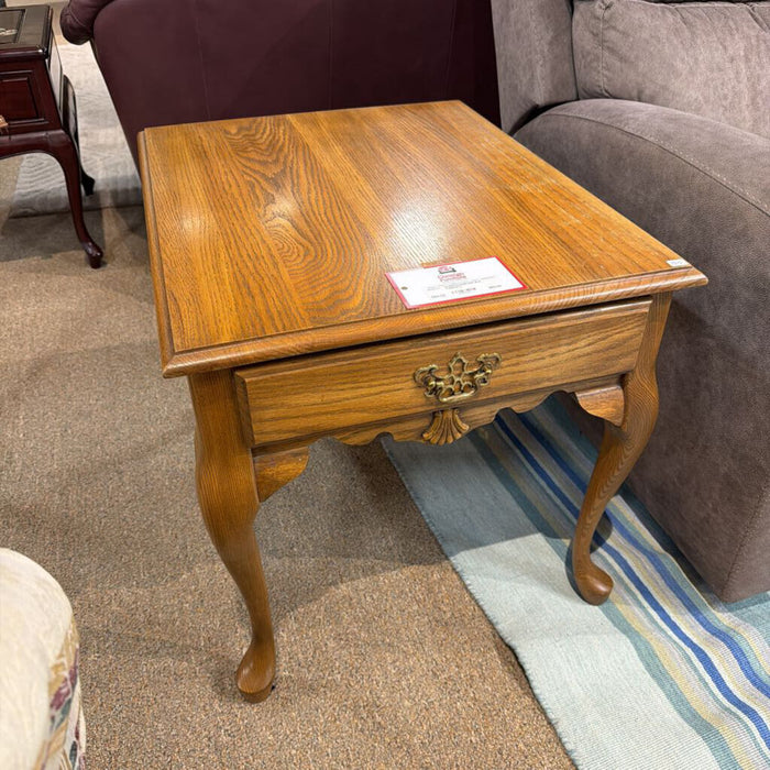 DW End Table(AT)