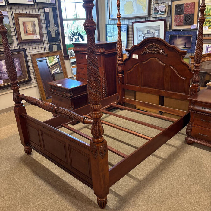 DW Queen Ornate 4-Poster Bed(ATH)