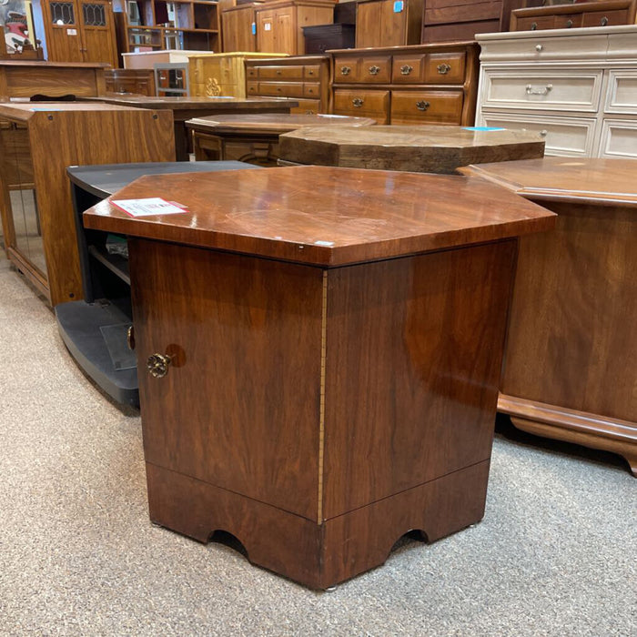 DW Octagonal End Table(AT)