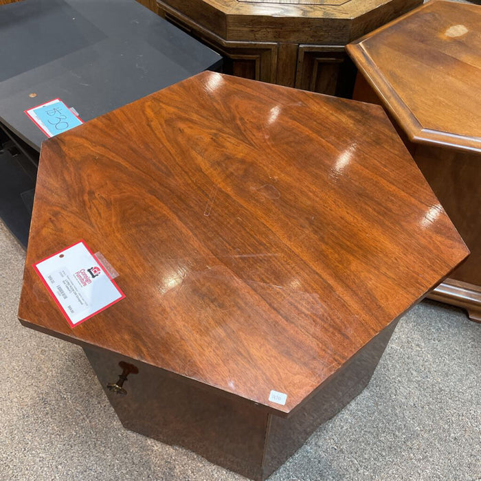 DW Octagonal End Table(AT)