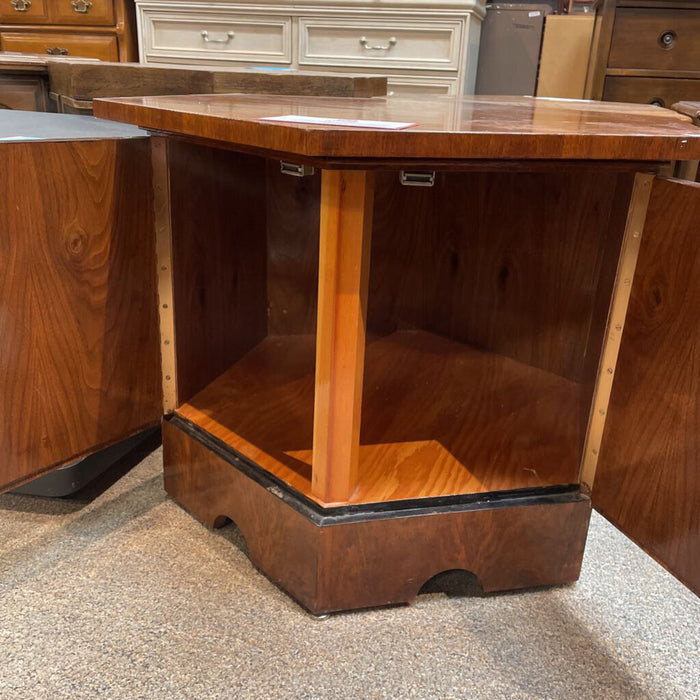 DW Octagonal End Table(AT)