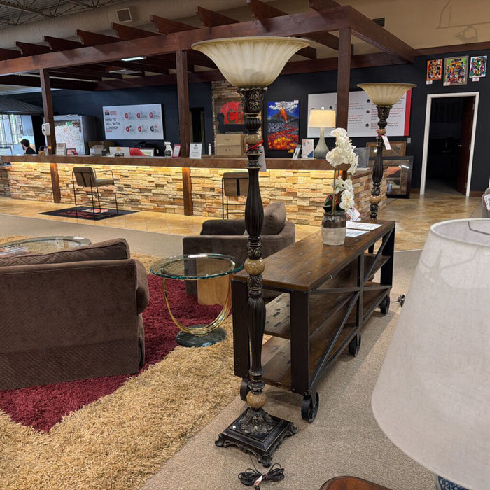 Black Stone Accented Floor Lamp(TI)