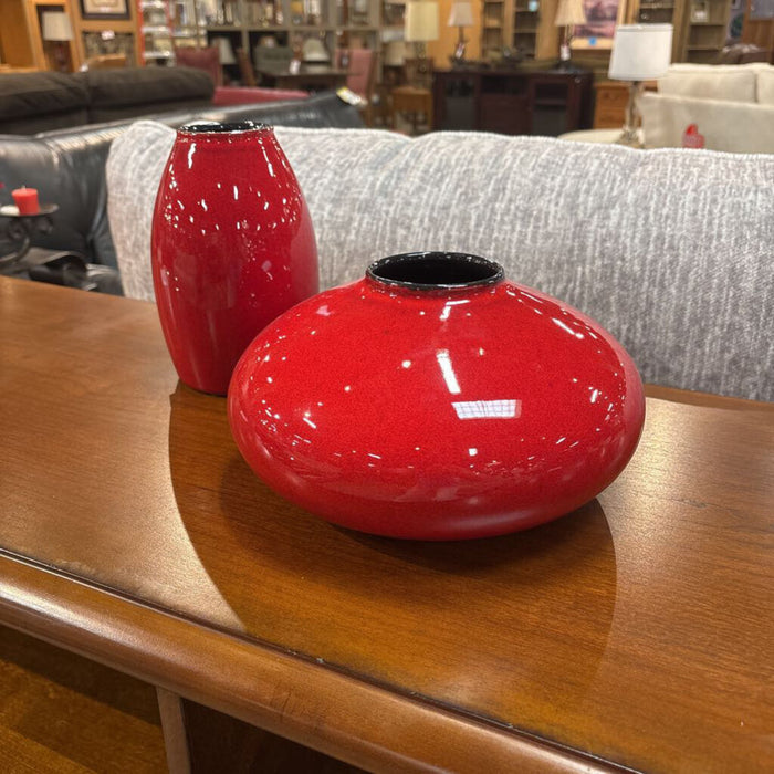 S/2 Red Vases (LS)