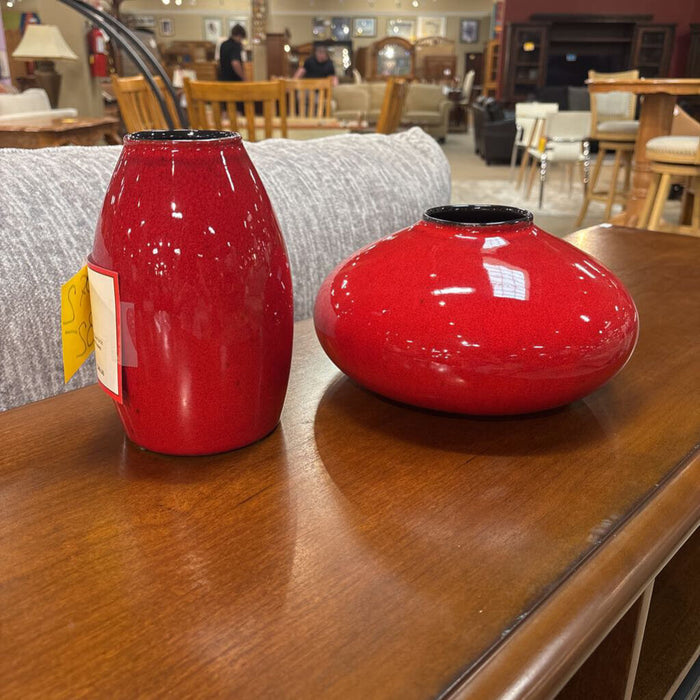 S/2 Red Vases (LS)