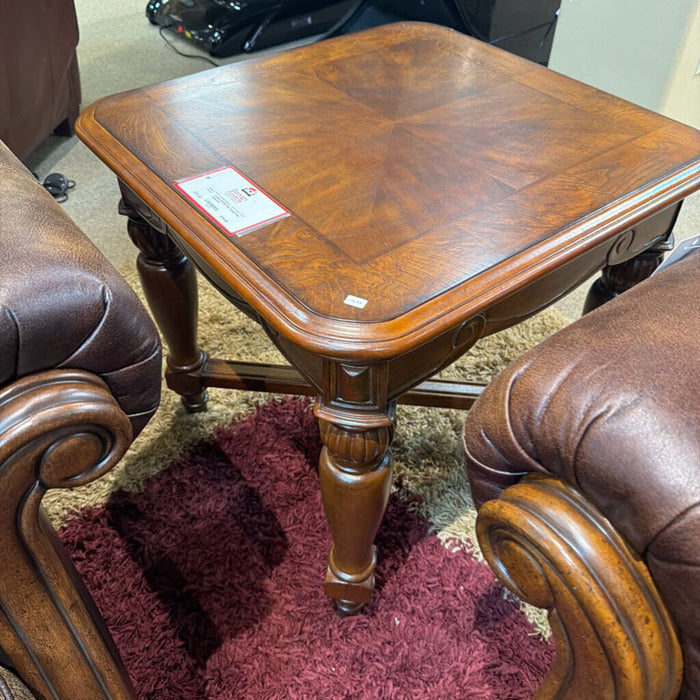 DW Ornate End Table(SK)