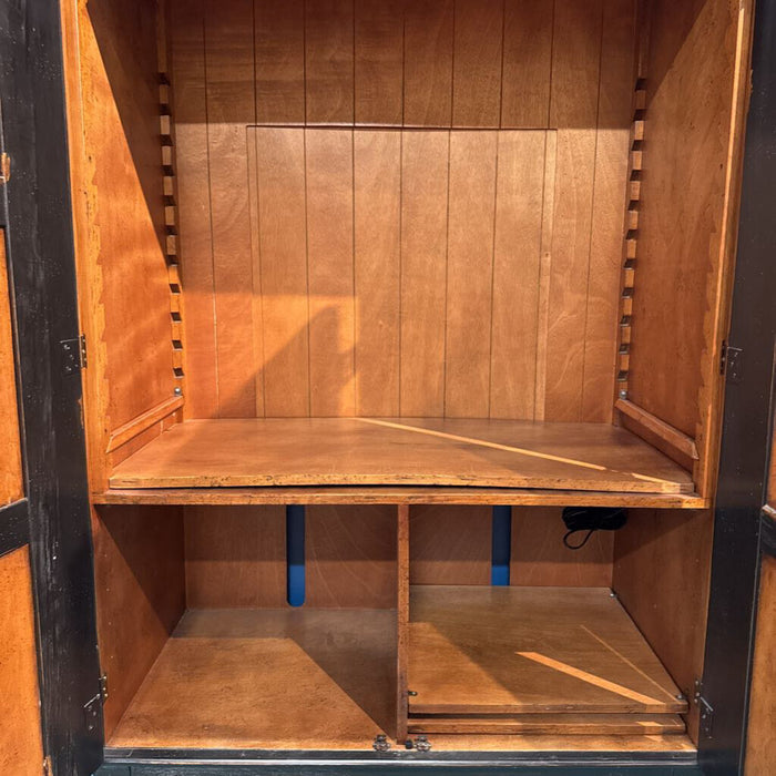 Black/DW Armoire (ATH)