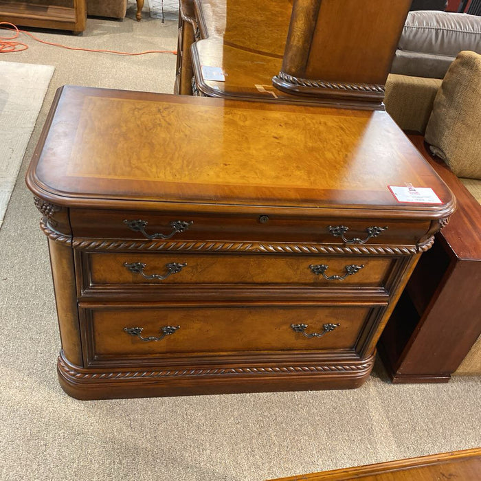 Napa Valley 3-Drawer File Cabinet(BAI)