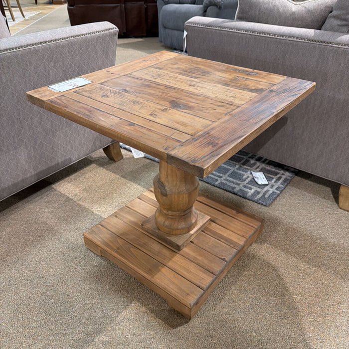 Stratford End Table (BBLT)