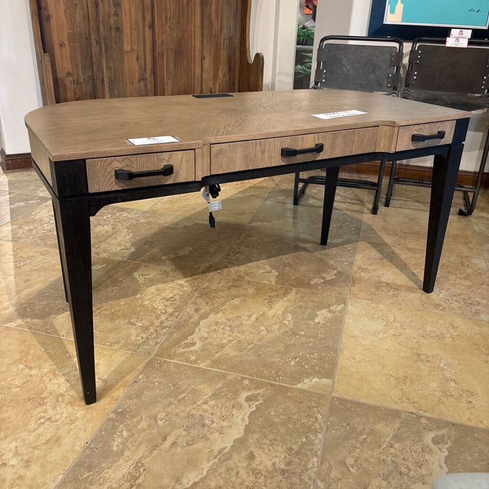 DESK W / CHARGING PORT (SBT)