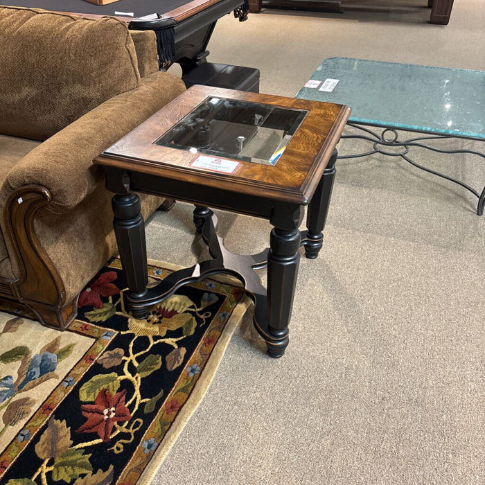 Glass Top 2-Tone End Table (SK)