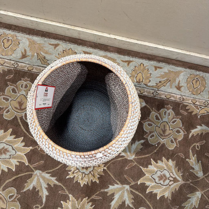 White Wicker Planter (AT)