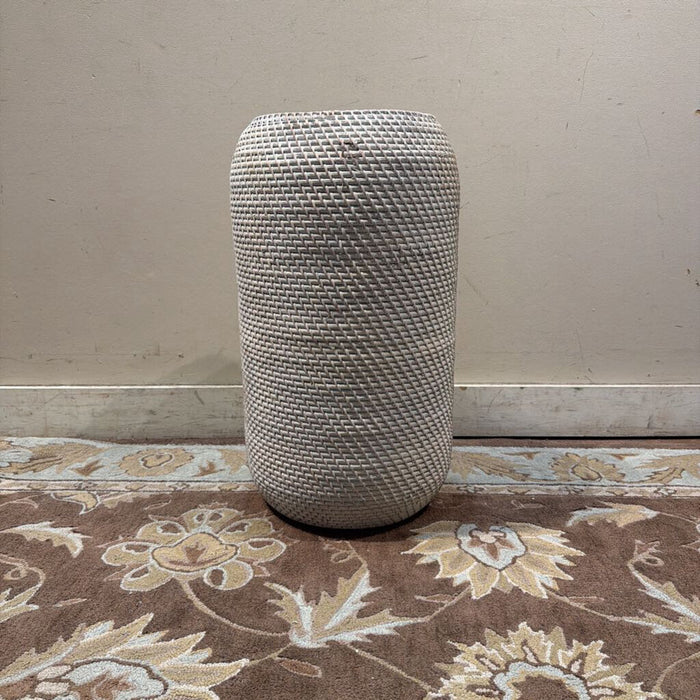 White Wicker Planter (AT)