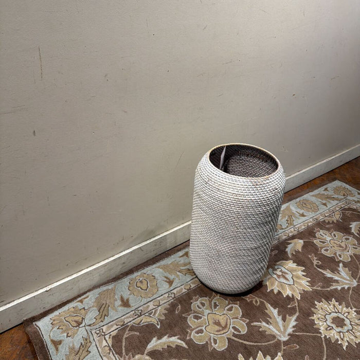 White Wicker Planter (AT)