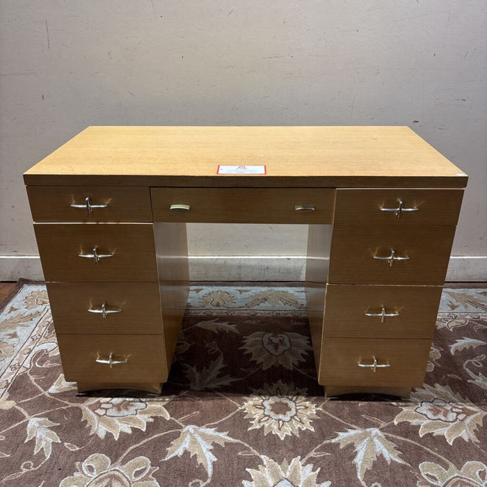 Sm LW Desk (BHA)
