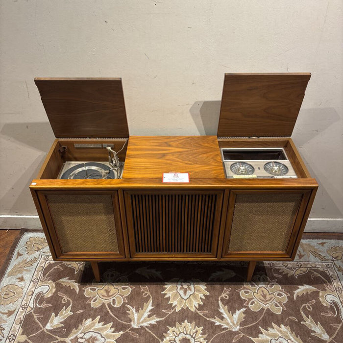 Record player / Stereo (BAH)