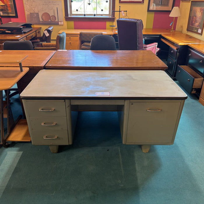 3-Drawer 1-Door Green Desk (BAH)