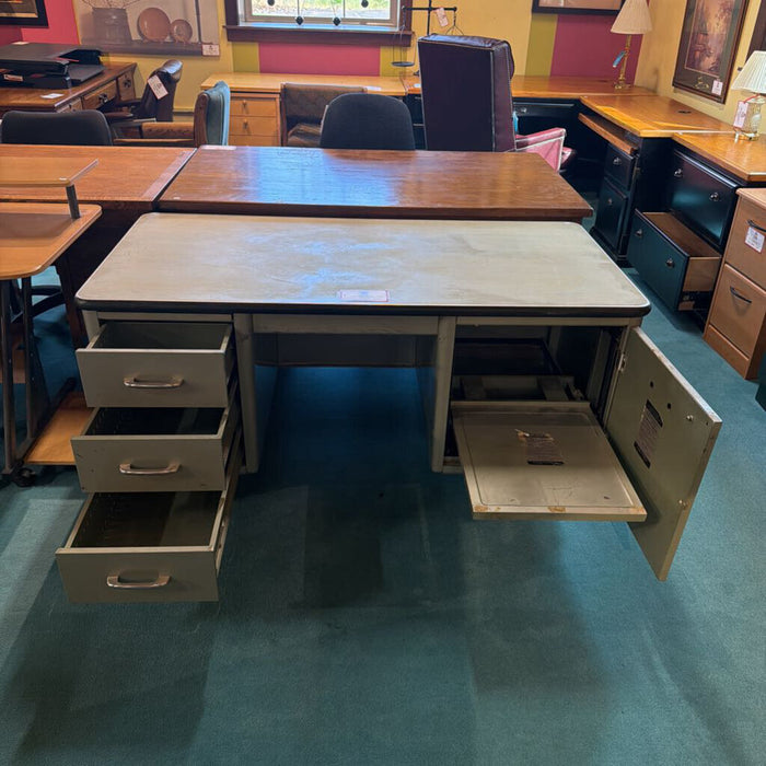 3-Drawer 1-Door Green Desk (BAH)