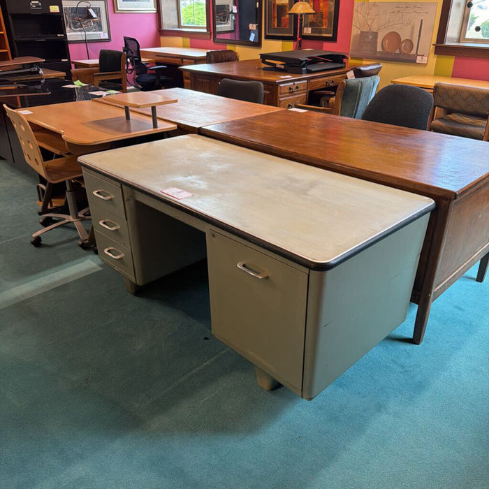 3-Drawer 1-Door Green Desk (BAH)