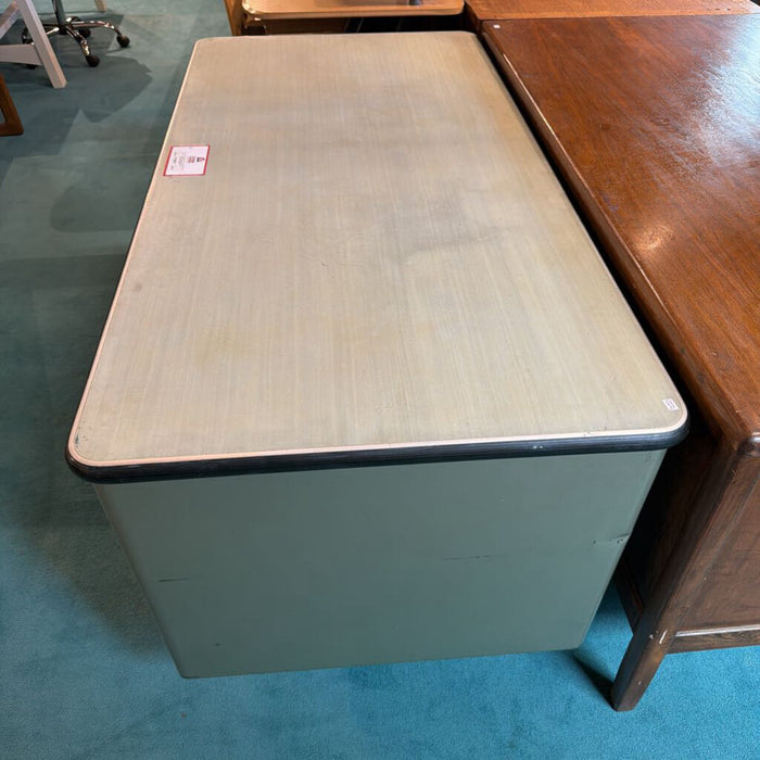 3-Drawer 1-Door Green Desk (BAH)