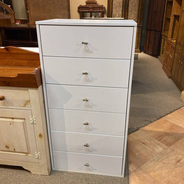 White 6-Drawer Dresser (BTK)