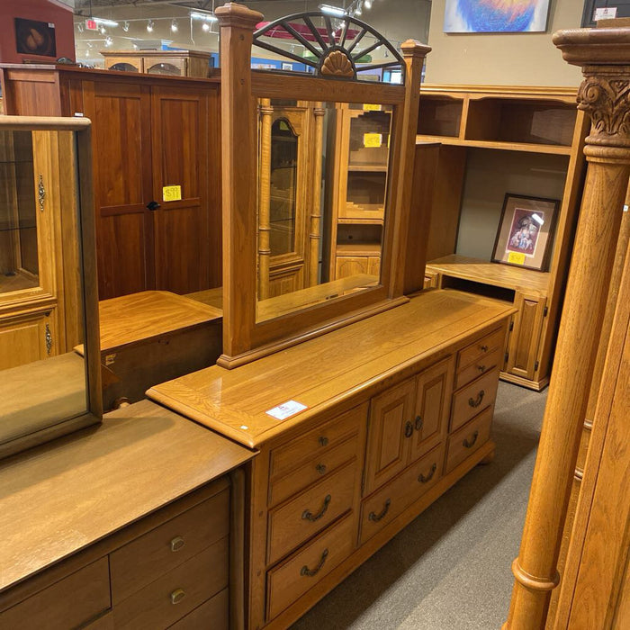 LW 2-Door 7-Drawer Dresser+Mirror (KHK)