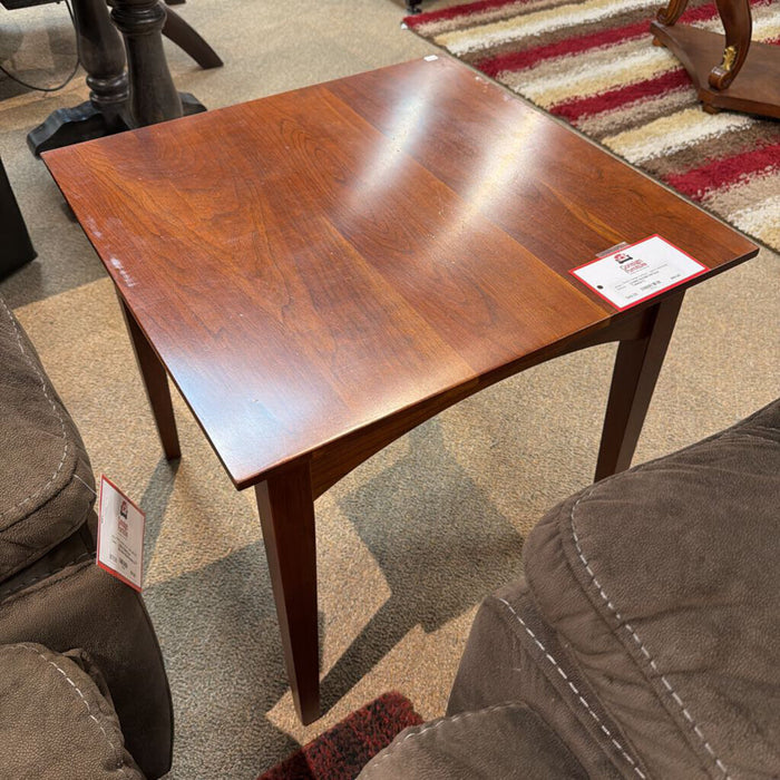 DW End Table(AT)