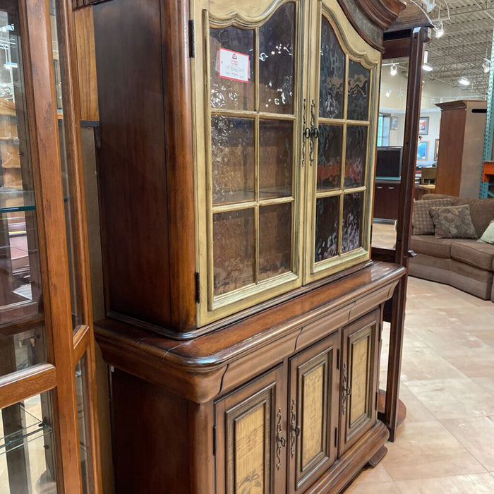 Two-Tone China Hutch(CTH)