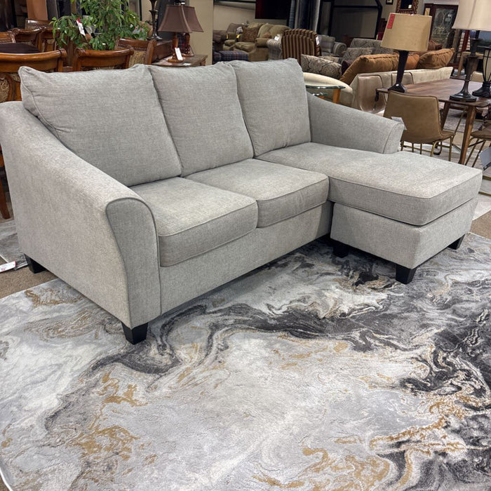 Grey Fabric Sofa W/Chase (SHK)