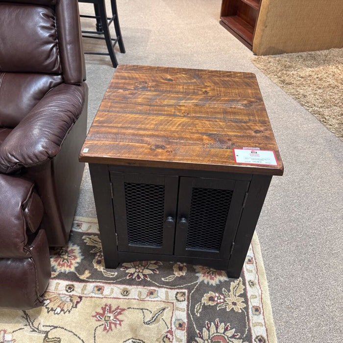 2-Door Two-Tone End Table(BHA)