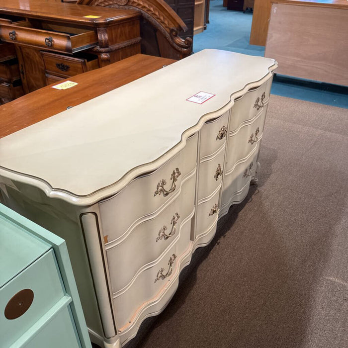 9-Drawer White Dresser (BTK)