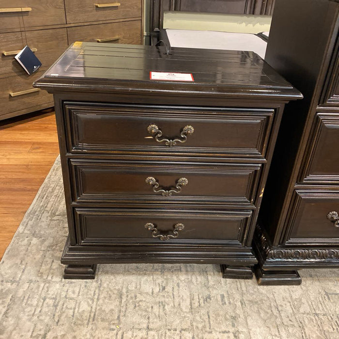 3-Drawer Black Nightstand(LCK)