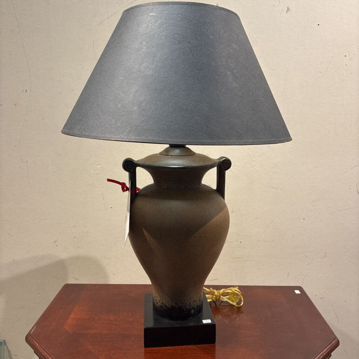 Brown Vase Table Lamp w/ Blk Shade (LS)
