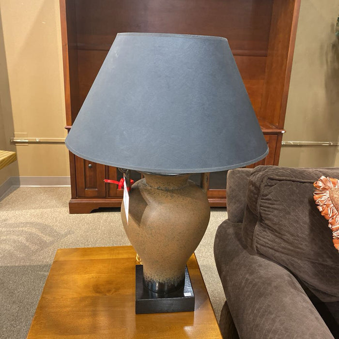 Brown Vase Table Lamp w/ Blk Shade (LS)