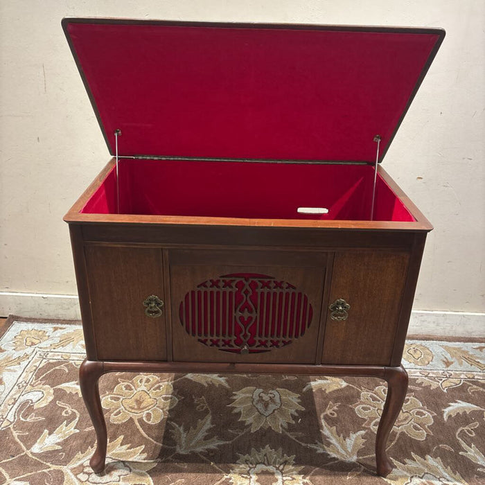 Darkwood "Record Player" (BAH)