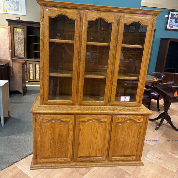 Oak 3 Door 2pc Hutch (BCK)