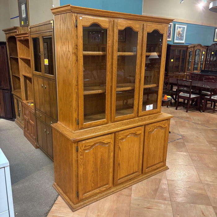 Oak 3 Door 2pc Hutch (BCK)