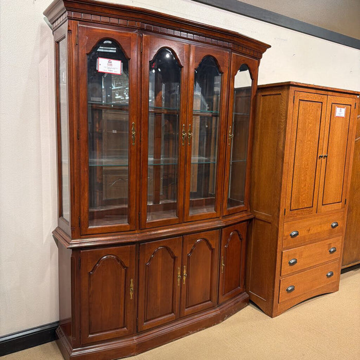 DW Glass Hutch (BAI)
