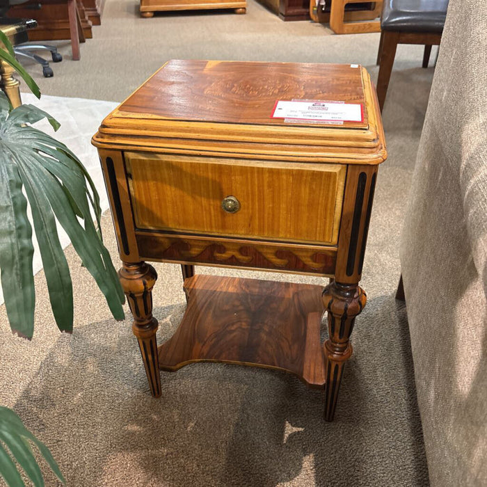 DW End Table (KL)