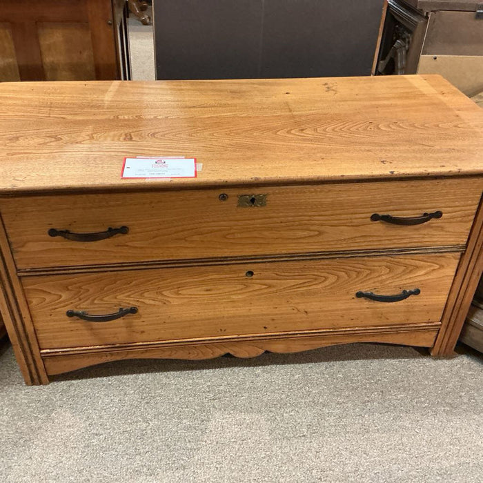 LW Chest/Bench (BAH)