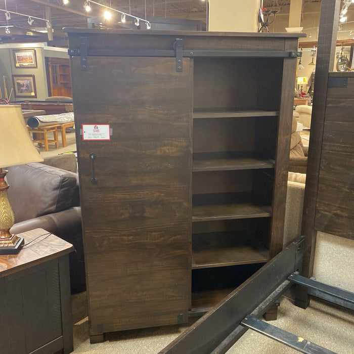 DW Dresser / Gentlemans Chest (CTH)