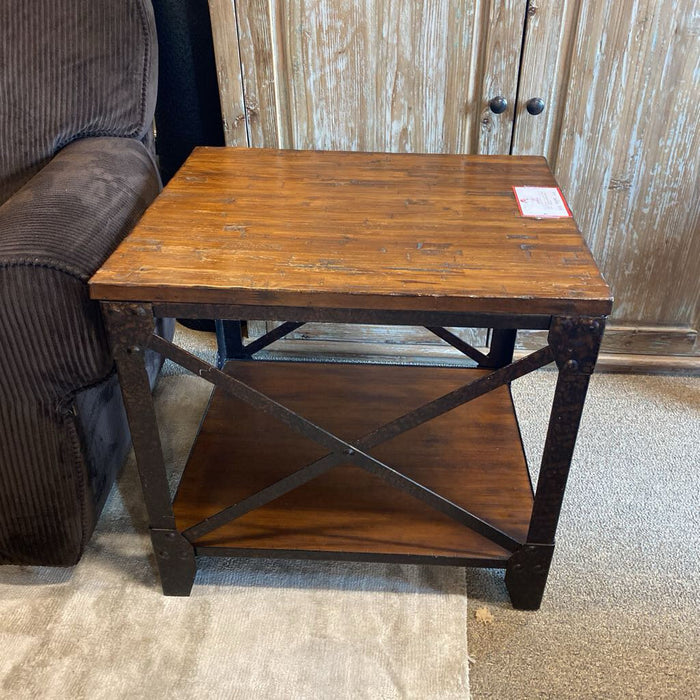 DW Rustic End Table (IA)