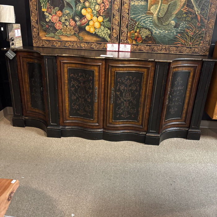DW Ornate 4-Door Buffet (SAK)